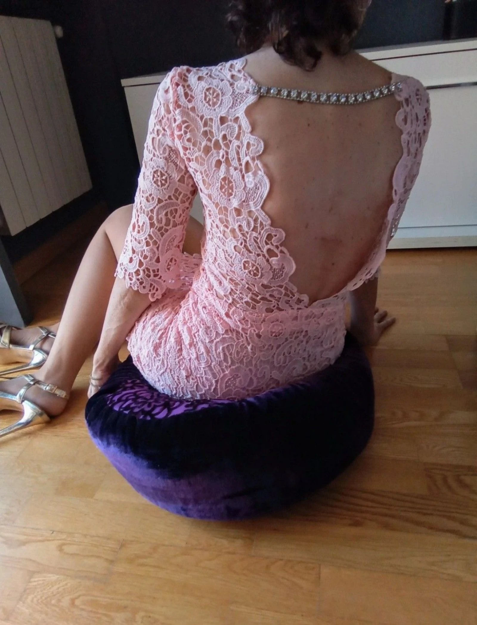 Roze jurk van kant en strass – photo 4
